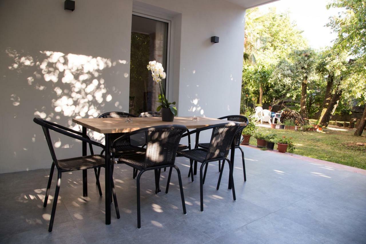 Appartamento Con Giardino Le Querce Sistiana Exteriör bild