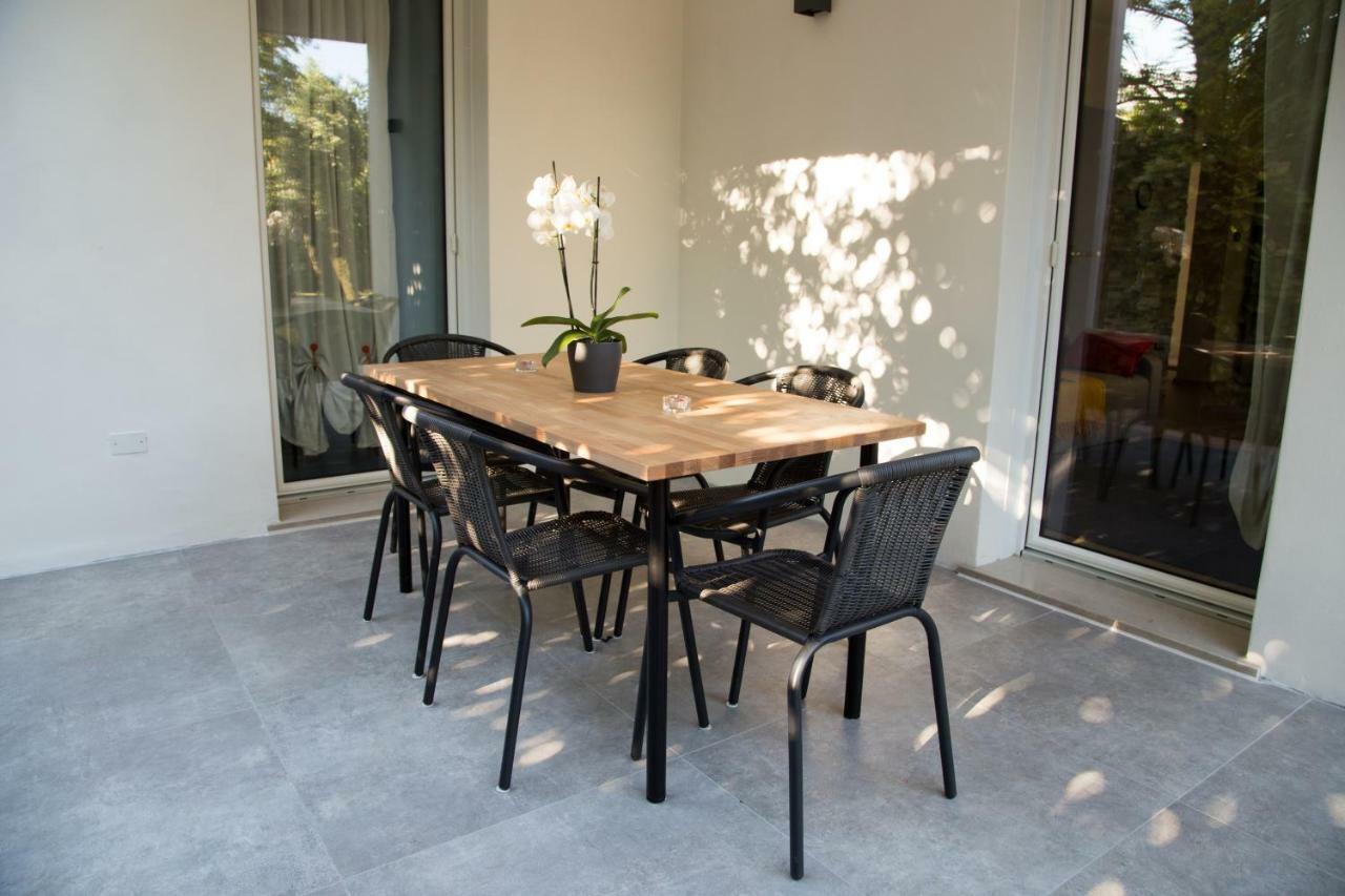 Appartamento Con Giardino Le Querce Sistiana Exteriör bild